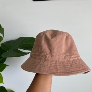 Bucket hat with satin lining